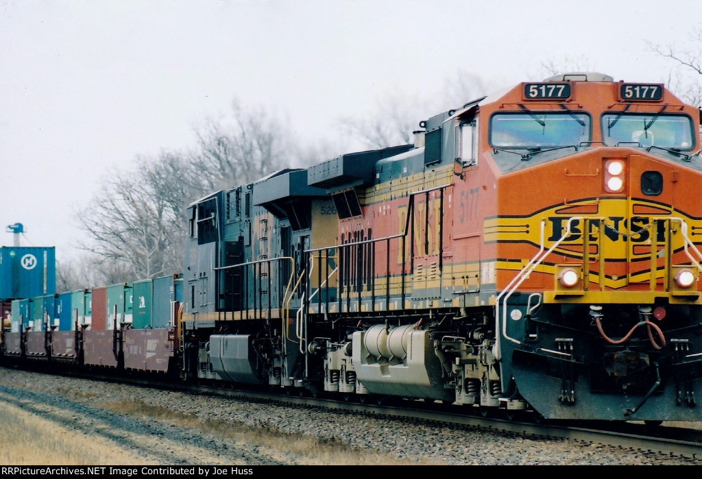 BNSF 5177 West